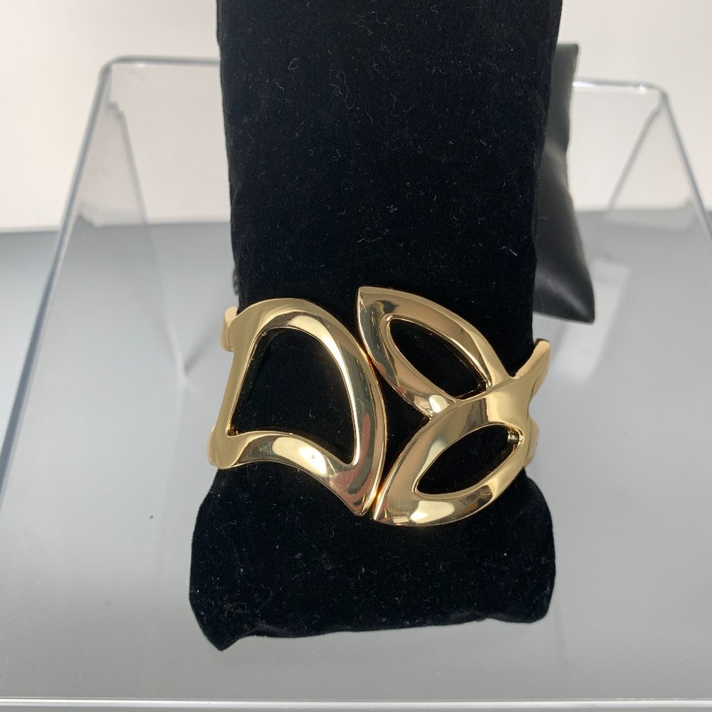 NWOT Gold Tone Cut Out Bangle